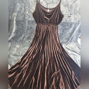L & M Fashion Co. Brown Velvet Dress Size Small Spaghetti Straps Midi Dress